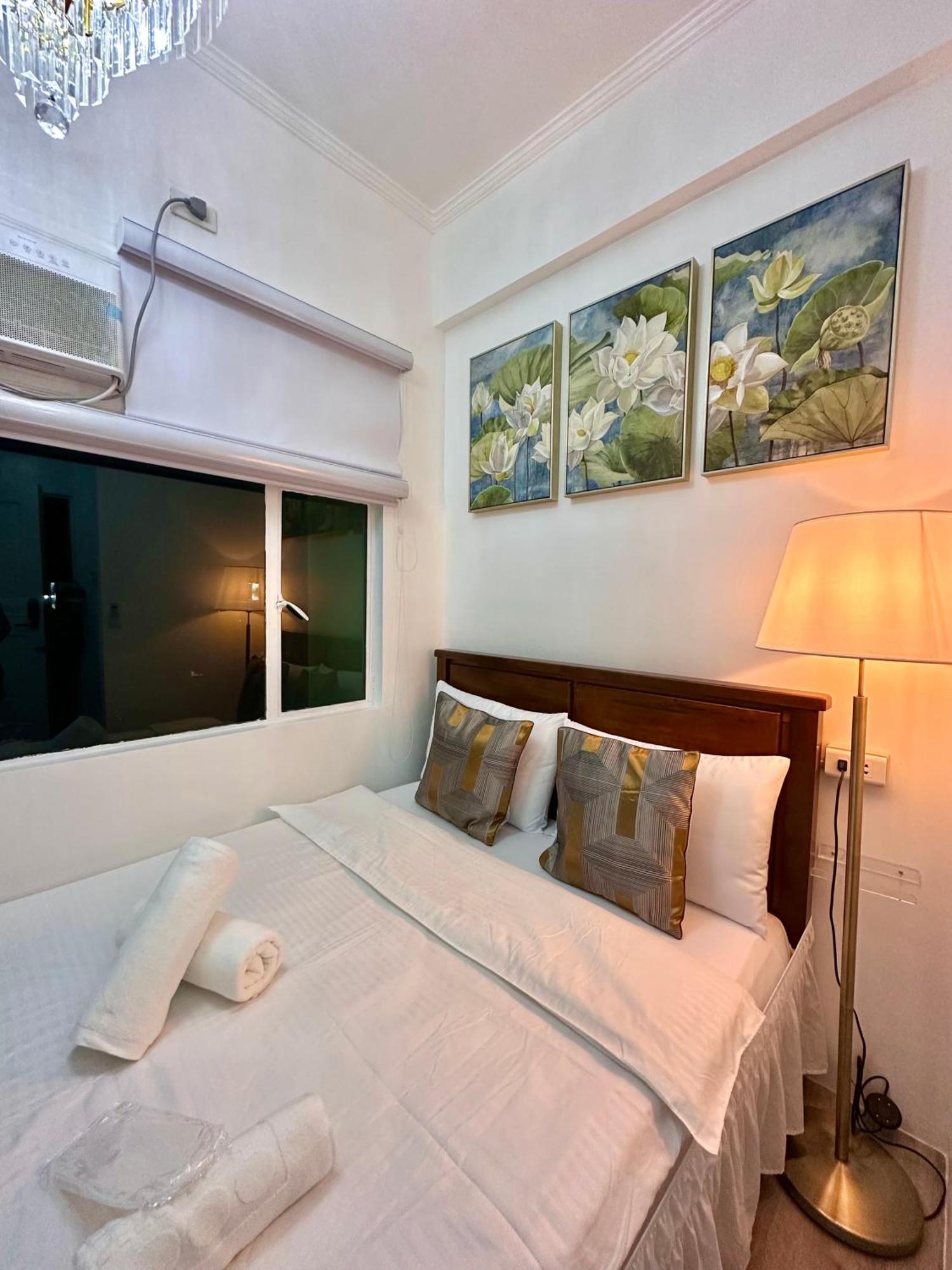 Studio Two Condominium, Alabang - Gold Fiber Wi-Fi -Netflix Ready Muntinlupa City Eksteriør billede